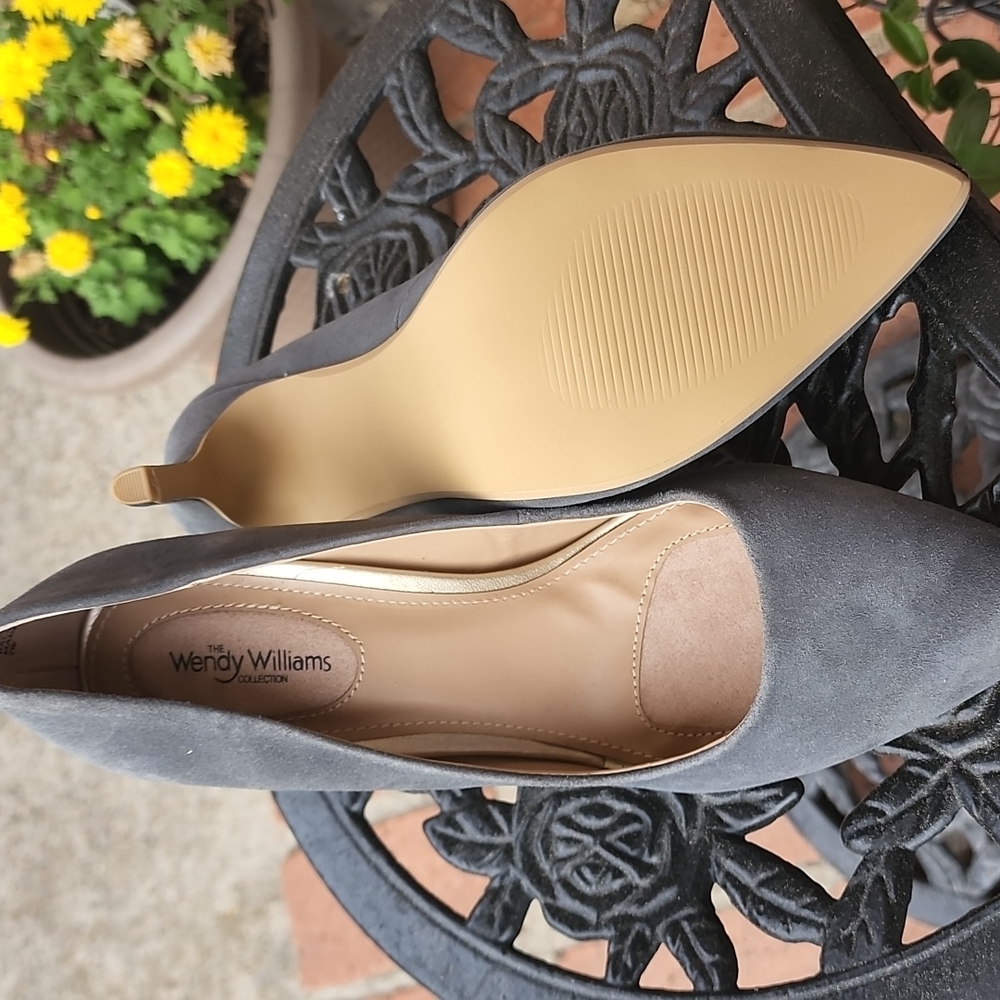 Suede leather heels